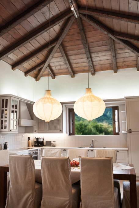 Bezeniko Amazing Arcadian Property! Vlacherna 外观 照片